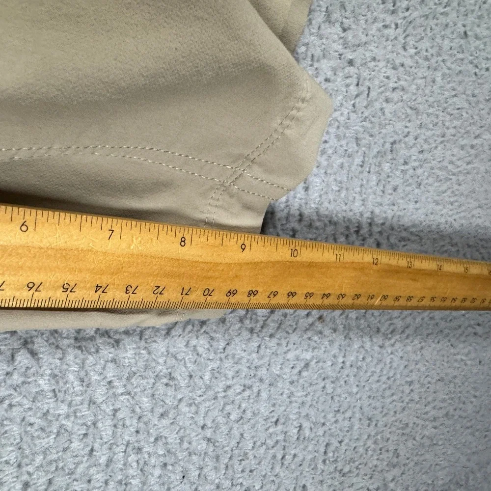 The North Face Mens Tan Hiking Shorts Size 30 Integrated Belt Stretch Nylon Hike